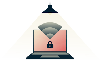 Network Lock zaustavlja internet saobraćaj kada god se smanji brzina VPN konekcije. Svetleća lampica na bezbednom laptopu.